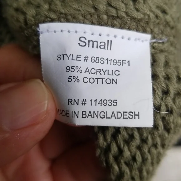 Pullover V-Neck Sweater - Picture 10 of 11